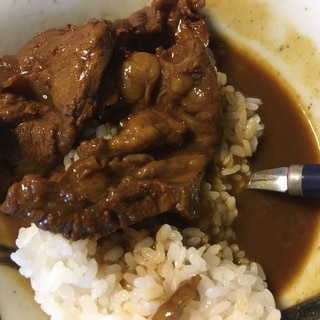 続一人暮らしのついに食えるニンニク肉だけカレー